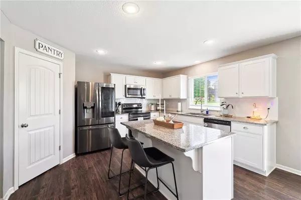 1300 SW 9th TER, Oak Grove, MO 64075