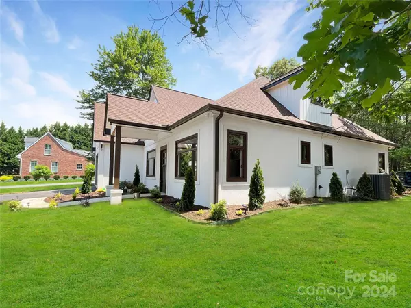 10 Trey CT, Granite Falls, NC 28630