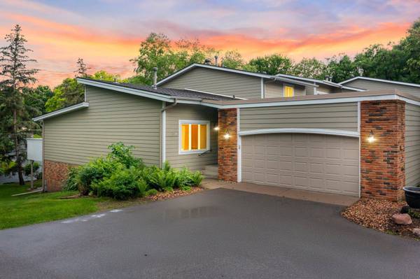 8292 Kingslee RD, Bloomington, MN 55438