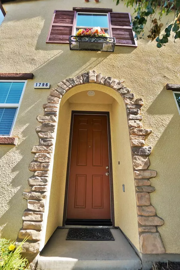 1796 Escher Way, Hanford, CA 93230