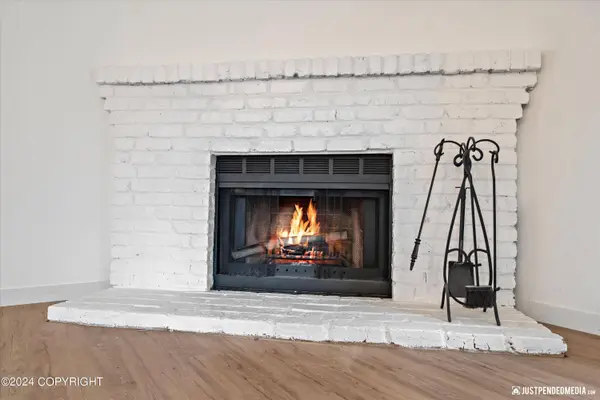 7311 Durenda CIR, Anchorage, AK 99507