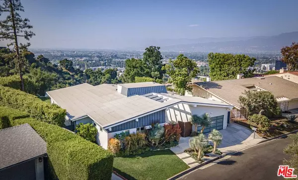 10829 Alta View DR, Studio City, CA 91604