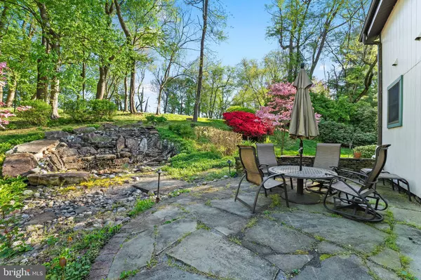 7 NOVA LN, West Grove, PA 19390