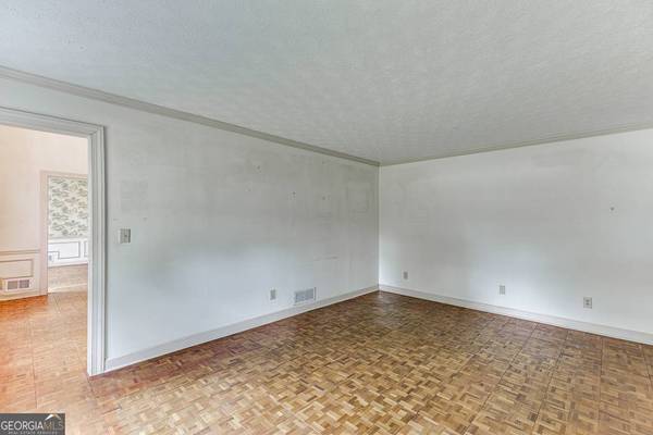 4051 Colonial DR SW, Lilburn, GA 30047