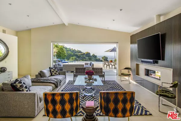 10829 Alta View DR, Studio City, CA 91604