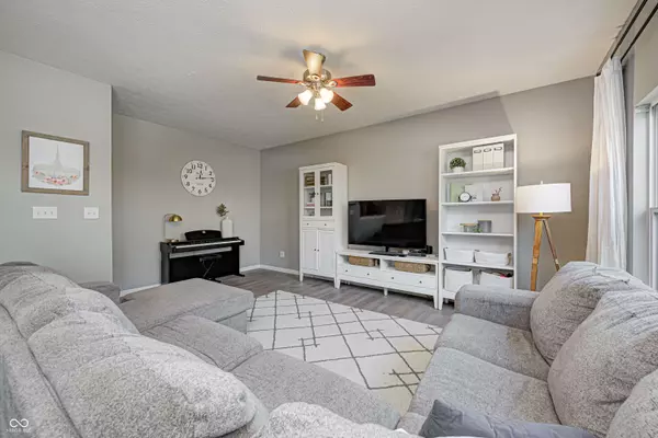 13226 Komatite WAY #800, Fishers, IN 46038