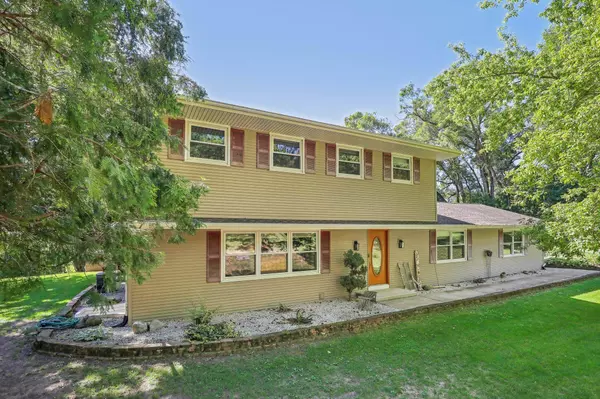 5088 Oak Park Road, Marshall, WI 53559