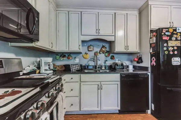 103 Berkshire Drive, Crystal Lake, IL 60014