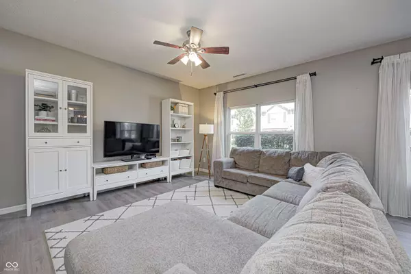 13226 Komatite WAY #800, Fishers, IN 46038