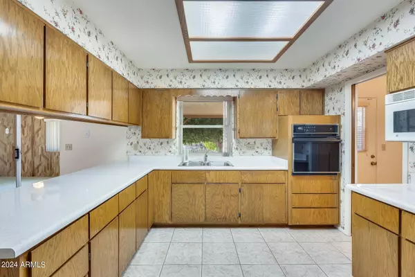 4765 E CALYPSO Avenue, Mesa, AZ 85206