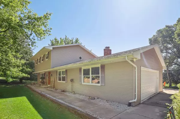 5088 Oak Park Road, Marshall, WI 53559