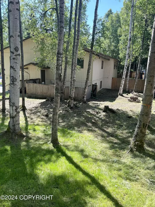 9400 Stuart CIR, Eagle River, AK 99577