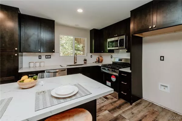 576 Imperial AVE, Sugarloaf, CA 92386