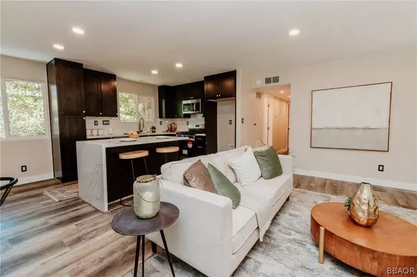 576 Imperial AVE, Sugarloaf, CA 92386