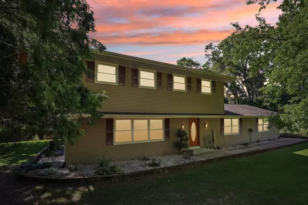 5088 Oak Park Road, Marshall, WI 53559