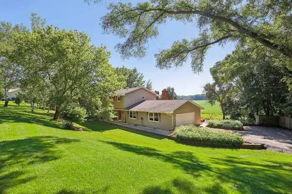 5088 Oak Park Road, Marshall, WI 53559