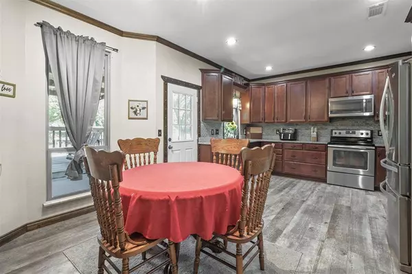 1107 S State Highway 121, Bonham, TX 75418