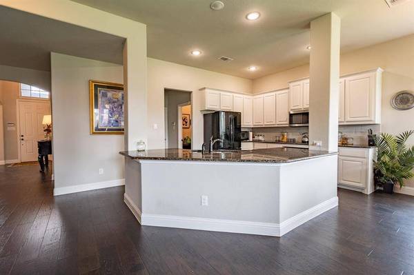 123 Laurel Oak Drive, Red Oak, TX 75154