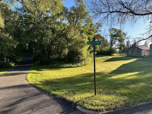 811 Wisconsin ST, Hudson, WI 54016