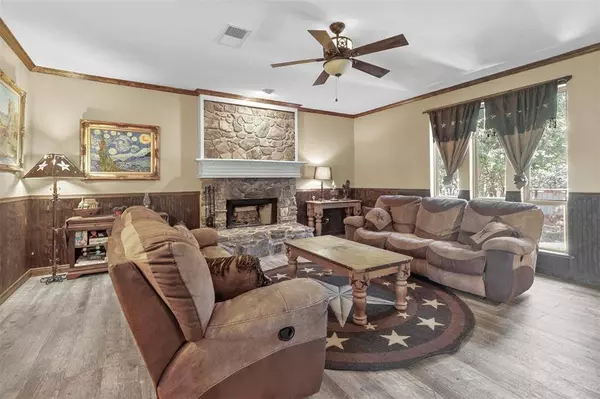 1107 S State Highway 121, Bonham, TX 75418