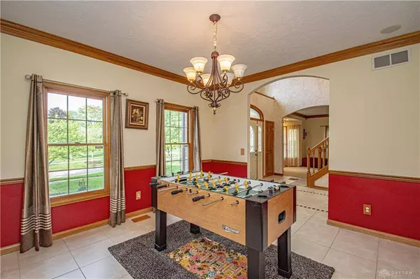 1104 Charter Place, Centerville, OH 45458