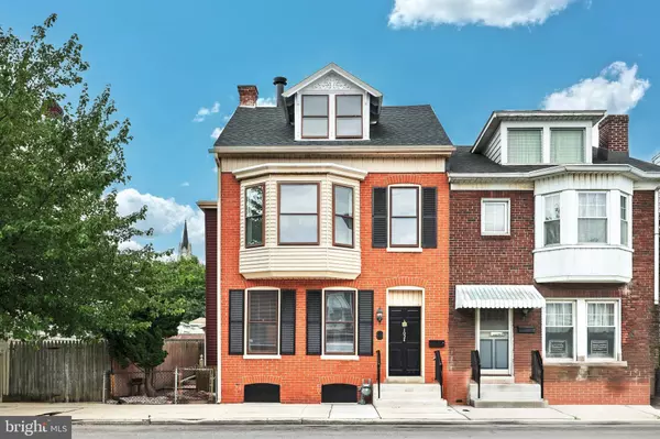 1024 E PHILADELPHIA ST, York, PA 17403