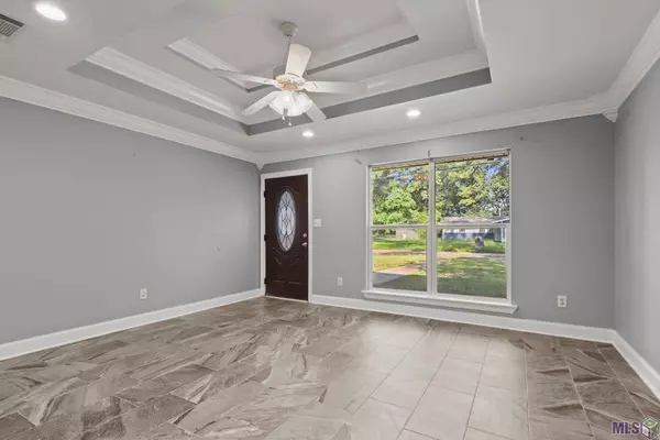 2028 S WOODCREST AVE, Denham Springs, LA 70726