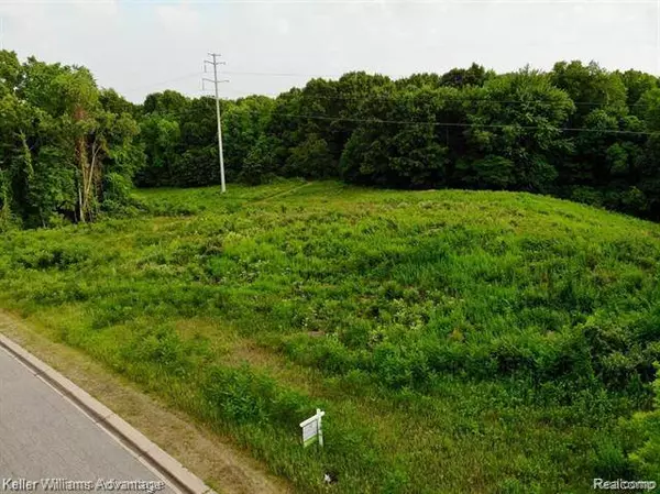 3720 Stallion Way, Commerce Twp, MI 48382