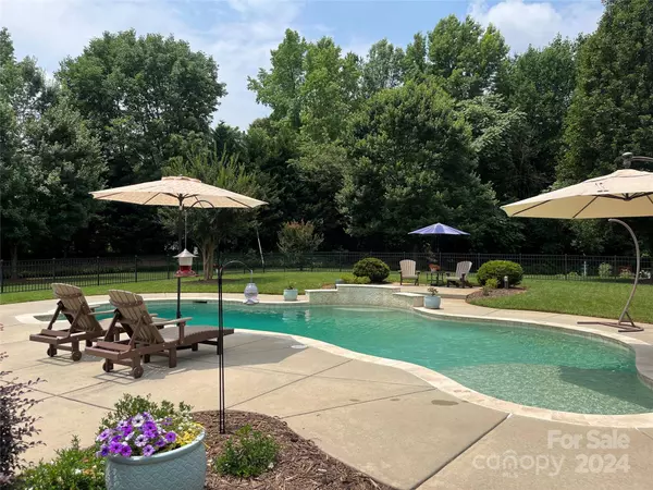 11319 Lemmond Acres DR, Mint Hill, NC 28227