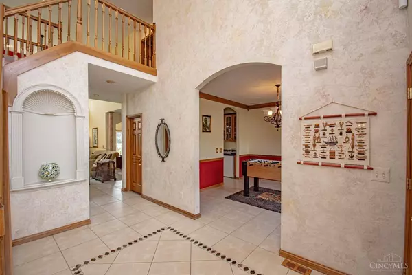 1104 Charter Pl, Centerville, OH 45458