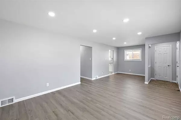 7112 VARJO Street, Hamtramck, MI 48212