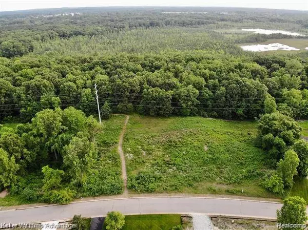 3720 Stallion Way, Commerce Twp, MI 48382