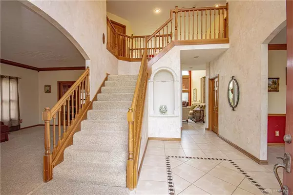 1104 Charter Place, Centerville, OH 45458