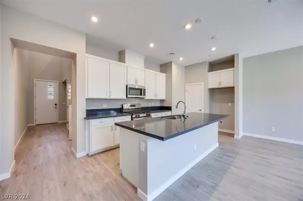 4367 Tallow Falls Avenue, Las Vegas, NV 89141