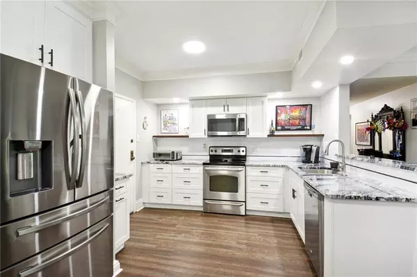 1750 ST. CHARLES AVE #418, New Orleans, LA 70130