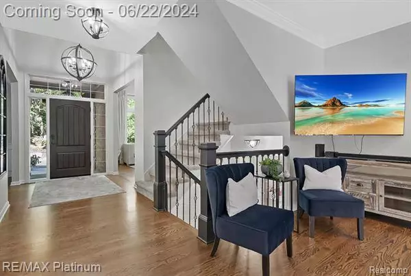 6078 STONEGATE Drive, Brighton, MI 48116