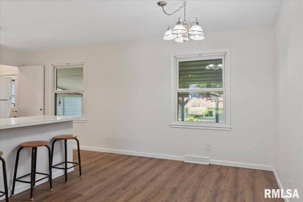 1403 JOHNSON LN, Springfield, IL 62702