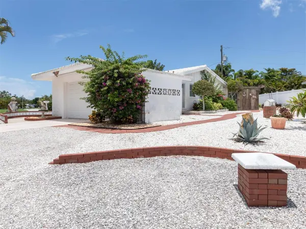 6628 KEYSTONE DR, Sarasota, FL 34231