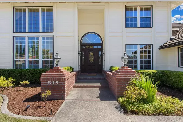 816 Lake Front DR, Sacramento, CA 95831