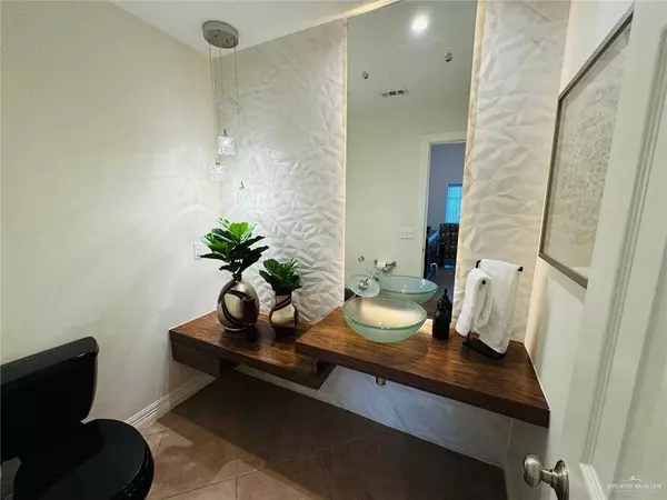 604 Rio Grande AVE, Mission, TX 78572