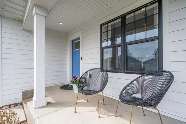 720 James AVE N, Lake Elmo, MN 55042