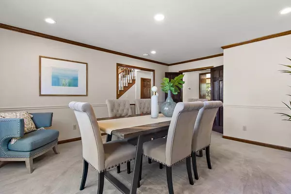 816 Lake Front DR, Sacramento, CA 95831