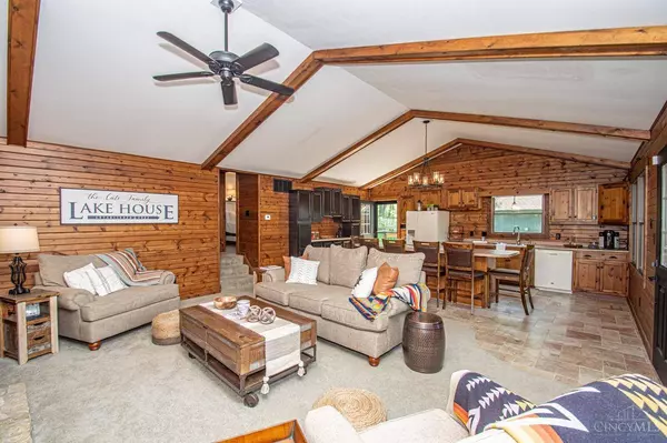 721 Lakengren Dr, Lakengren, OH 45320