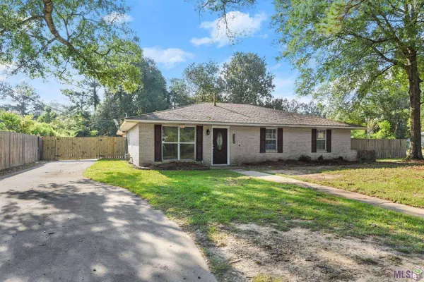 2028 S WOODCREST AVE, Denham Springs, LA 70726