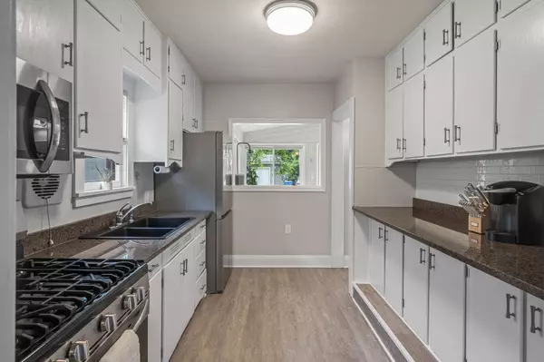 1021 25th AVE SE, Minneapolis, MN 55414