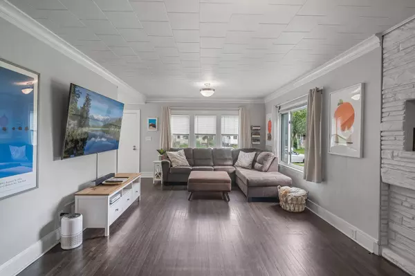 1021 25th AVE SE, Minneapolis, MN 55414