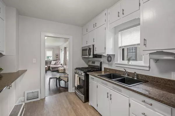 1021 25th AVE SE, Minneapolis, MN 55414