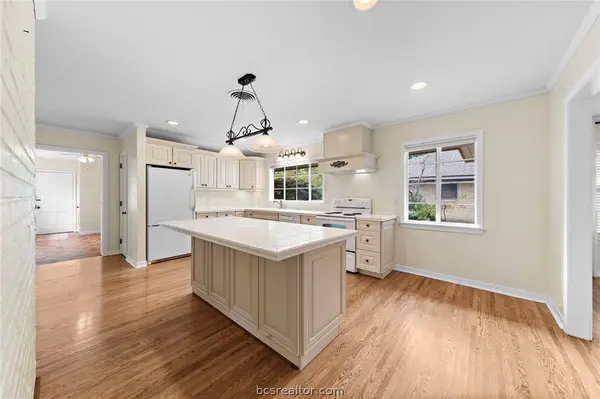 1602 Harrison RD, Brenham, TX 77833