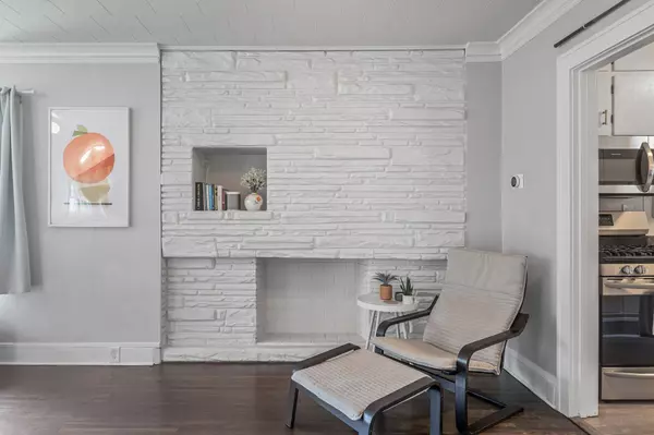 1021 25th AVE SE, Minneapolis, MN 55414