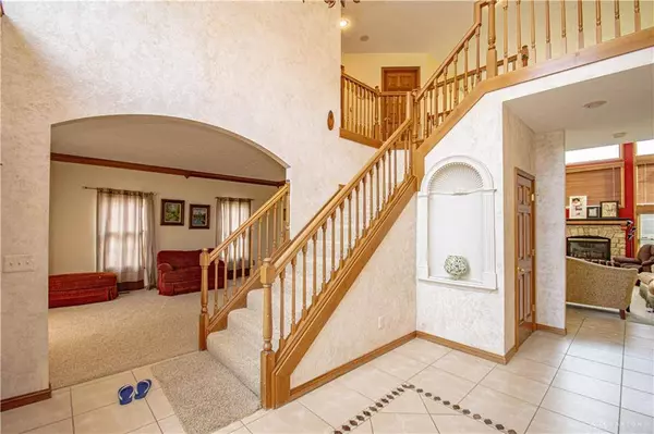 1104 Charter Place, Centerville, OH 45458